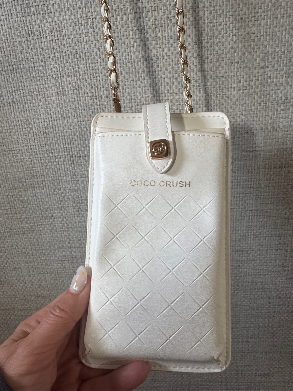 CHANEL White Coco Crush Quilted Crossbody Phone Bag with Gold Chain
